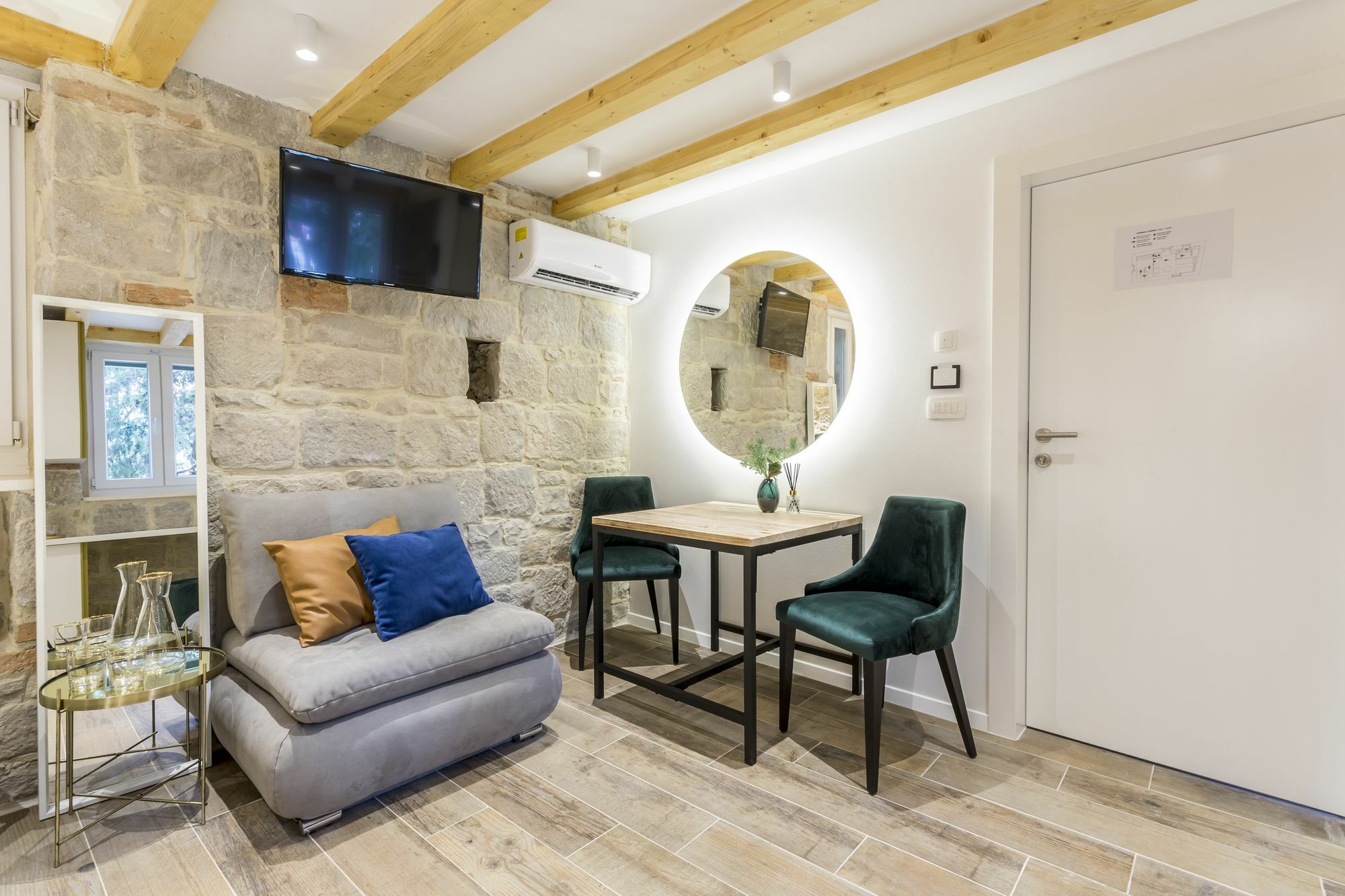 Miara Luxury Rooms Сплит Екстериор снимка